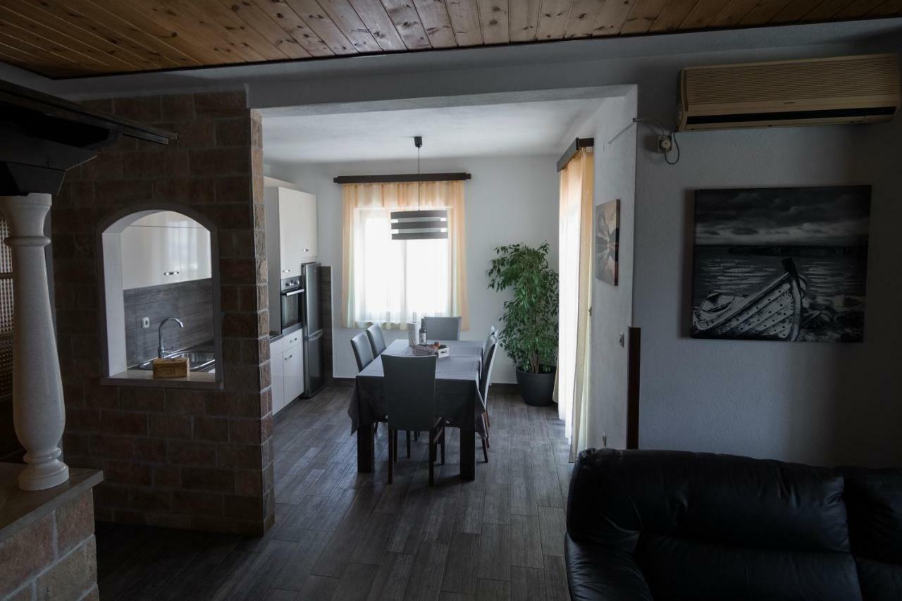 Apartments Ivana Postira Eksteriør bilde